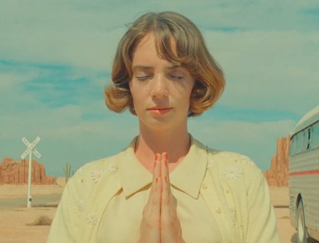 First Look at Maya Hawke in Wes Anderson’s Asteroid City