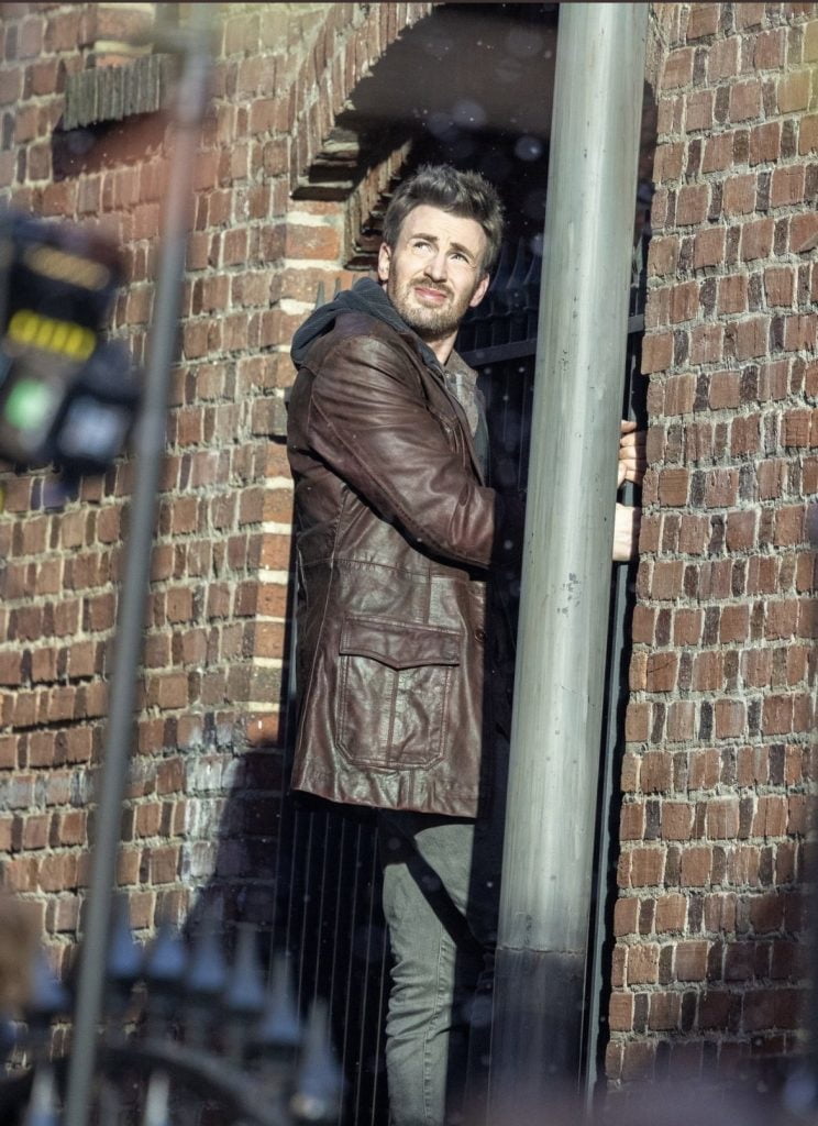 Chris Evans Is Doing His Own Stunts For ‘Red One’