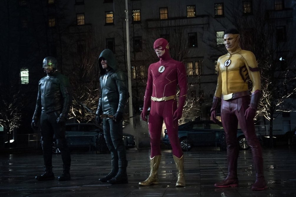 First Look At John Diggle Green Arrow The Flash And Kid Flash From