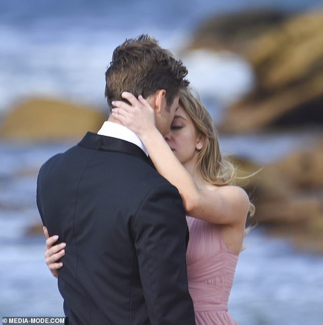 Sydney Sweeney and Glen Powell spotted In Maroubra Beach