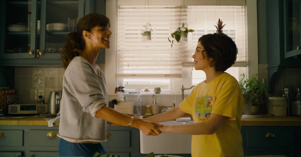 'The Flash' New Look Featuring Supergirl and Two Barry Allen