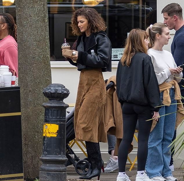 Zendaya Spotted At A Cafe In London With Her New Look