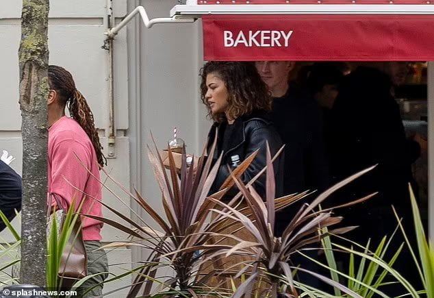 Zendaya Spotted At A Cafe In London With Her New Look