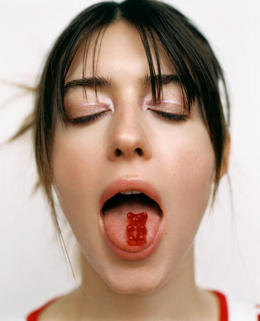 Daisy Edgar-Jones Covers The September 2022 Issue of S Moda Magazine