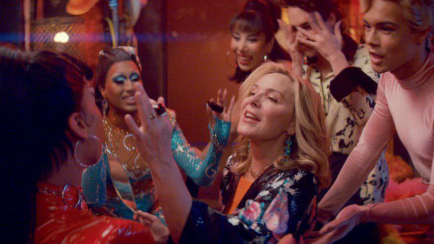 Netflix's Glamorous New Series Starring Miss Benny and Kim Cattrall