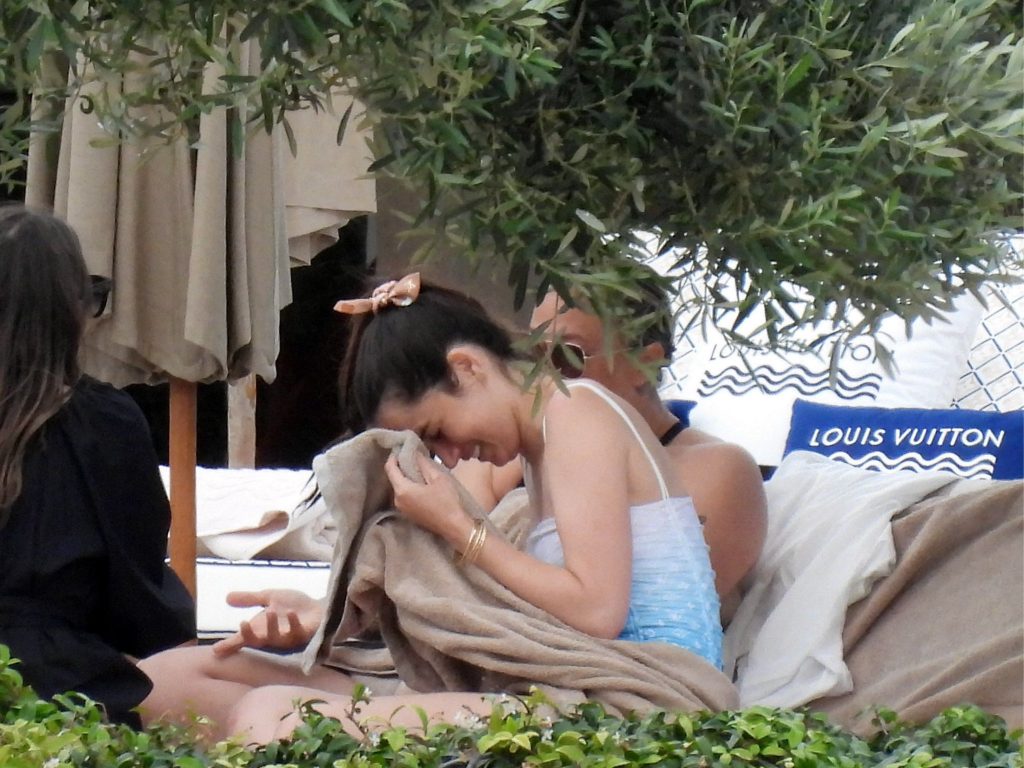 Ana de Armas Soaks Up the Sun on Greece's Beach