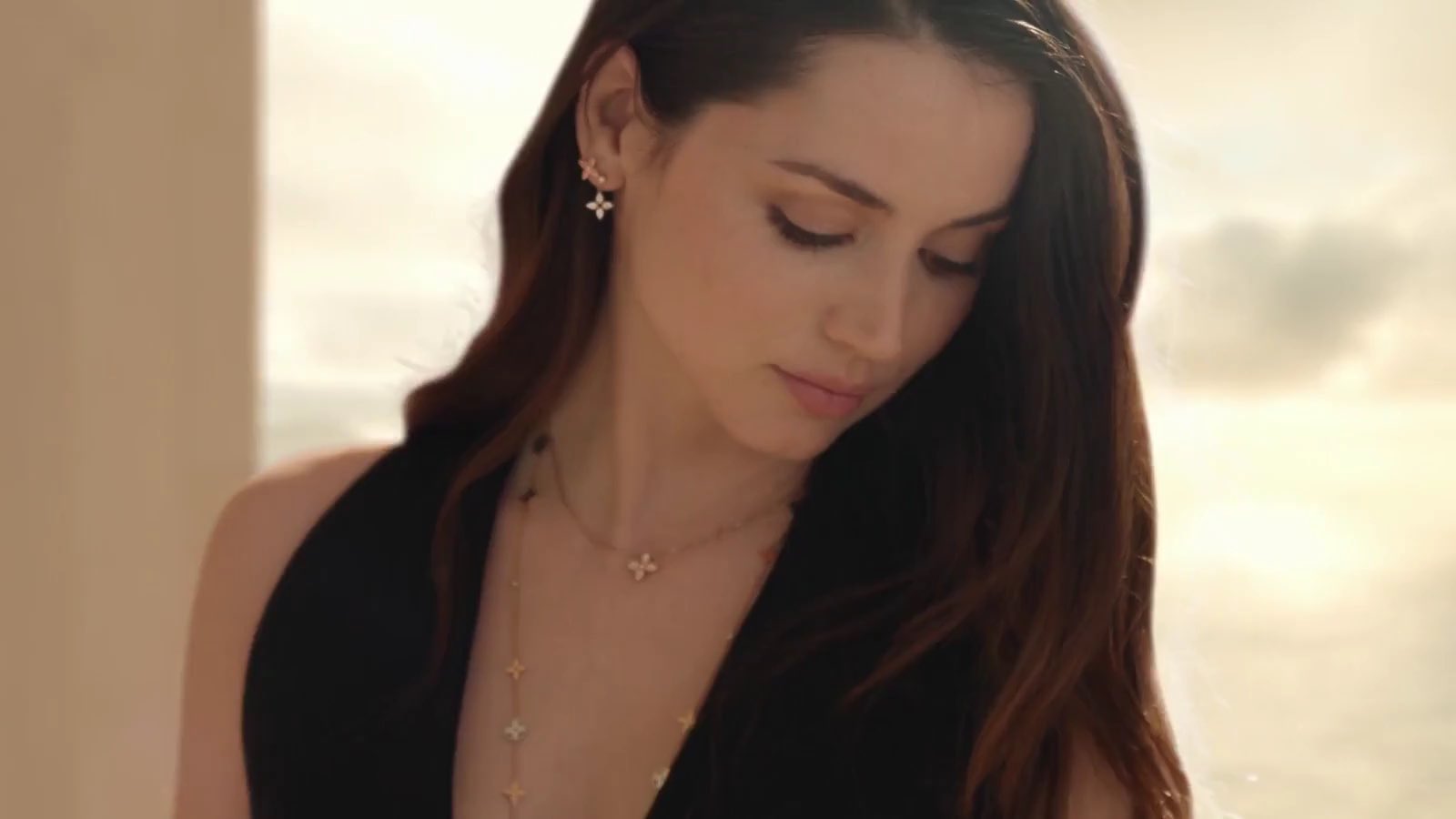 Louis Vuitton Idylle Blossom Fine Jewelry Collection Film Starring Ana de  Armas