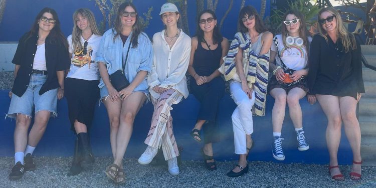 Dakota Johnson and TeaTime Team: New Photo Revealed