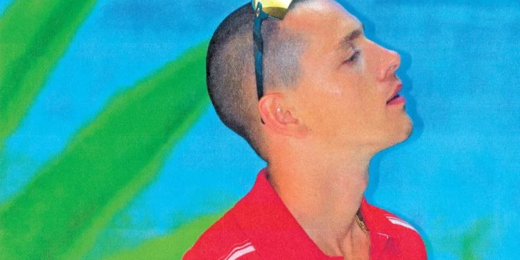 Harris Dickinson photographed by Joe Cruz for GQ Hype