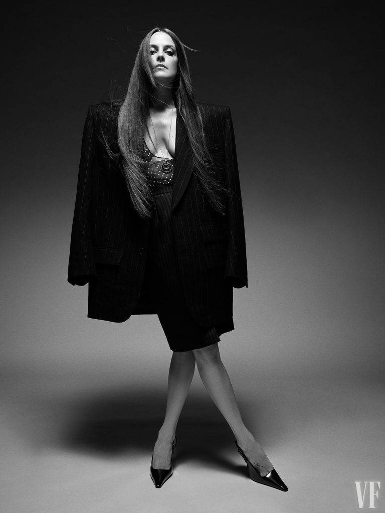 Riley Keough Covers the Vanity Fair's Latest Issue