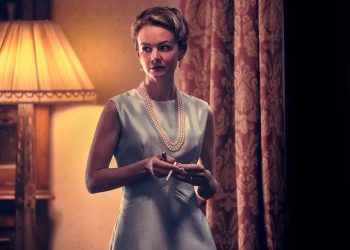 New Look at Carey Mulligan as Felicia Montealegre in Bradley Cooper’s 'Maestro'