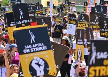 SAG-AFTRA CEOs Left in Stalemate with AMPTP Over Key Issues: AI Replacements