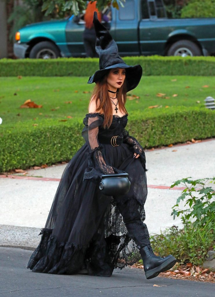 Taylor Lautner and Taylor Lautner Transform into Timothée Chalamet and Pete Davidson