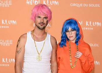 Taylor Lautner and Taylor Lautner Transform into Timothée Chalamet and Pete Davidson