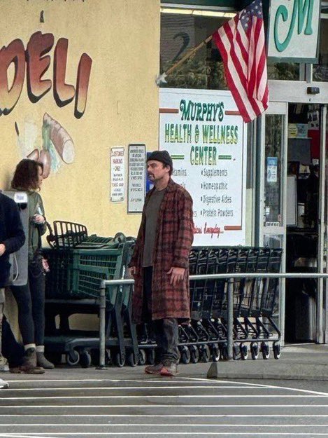 Leaked: Leonardo DiCaprio's Debut Look on Paul Thomas Anderson's Film Set