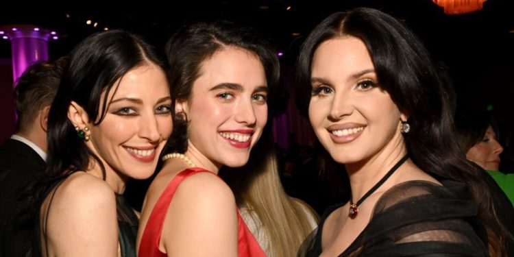 Caroline Polachek, Margaret Qualley