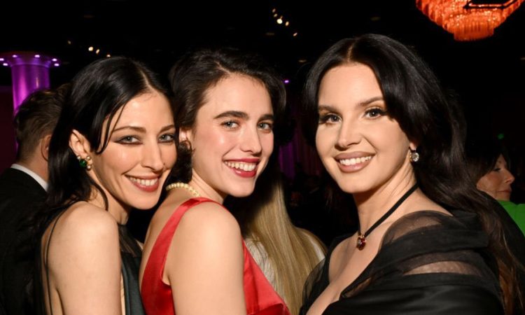 Caroline Polachek, Margaret Qualley