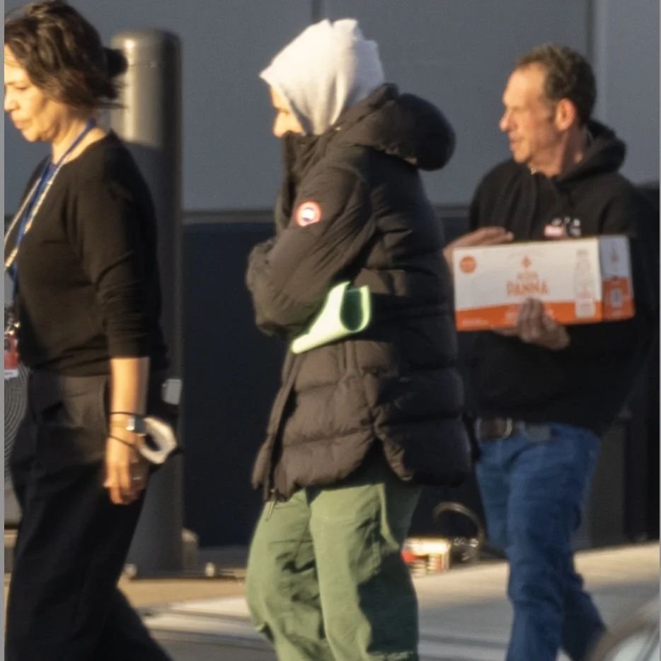 Florence Pugh and Julia Louis-Dreyfus Spotted on Set of Marvel's 'Thunderbolts'