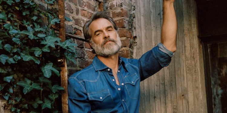 Murray Bartlett and Amy Adams to Star in 'At the Sea' from Kornel Mundruczó and Kata Wéber