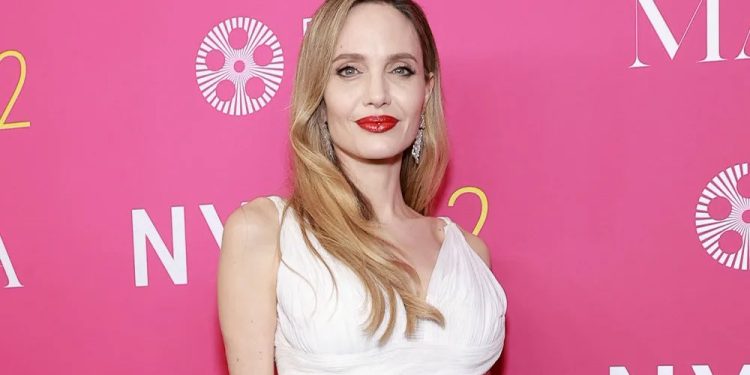 Stitches film Angelina Jolie