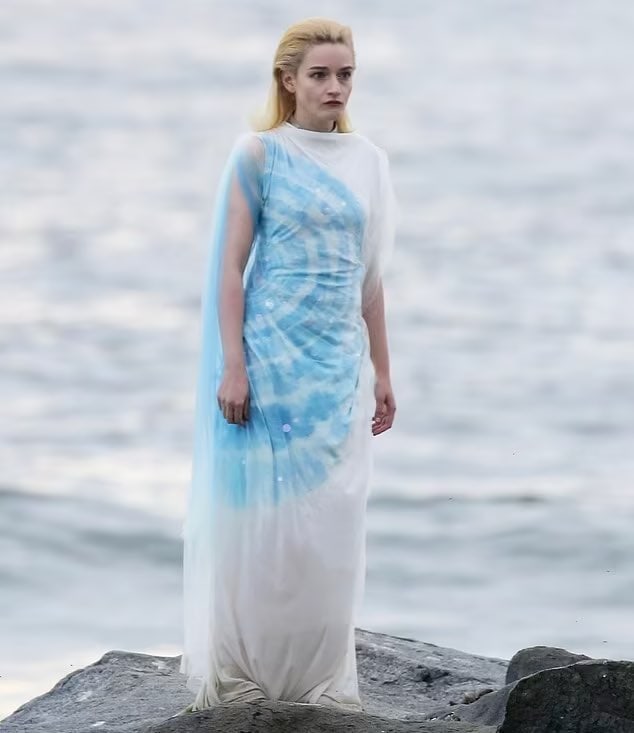 Julia Garner Shalla-Bal leak