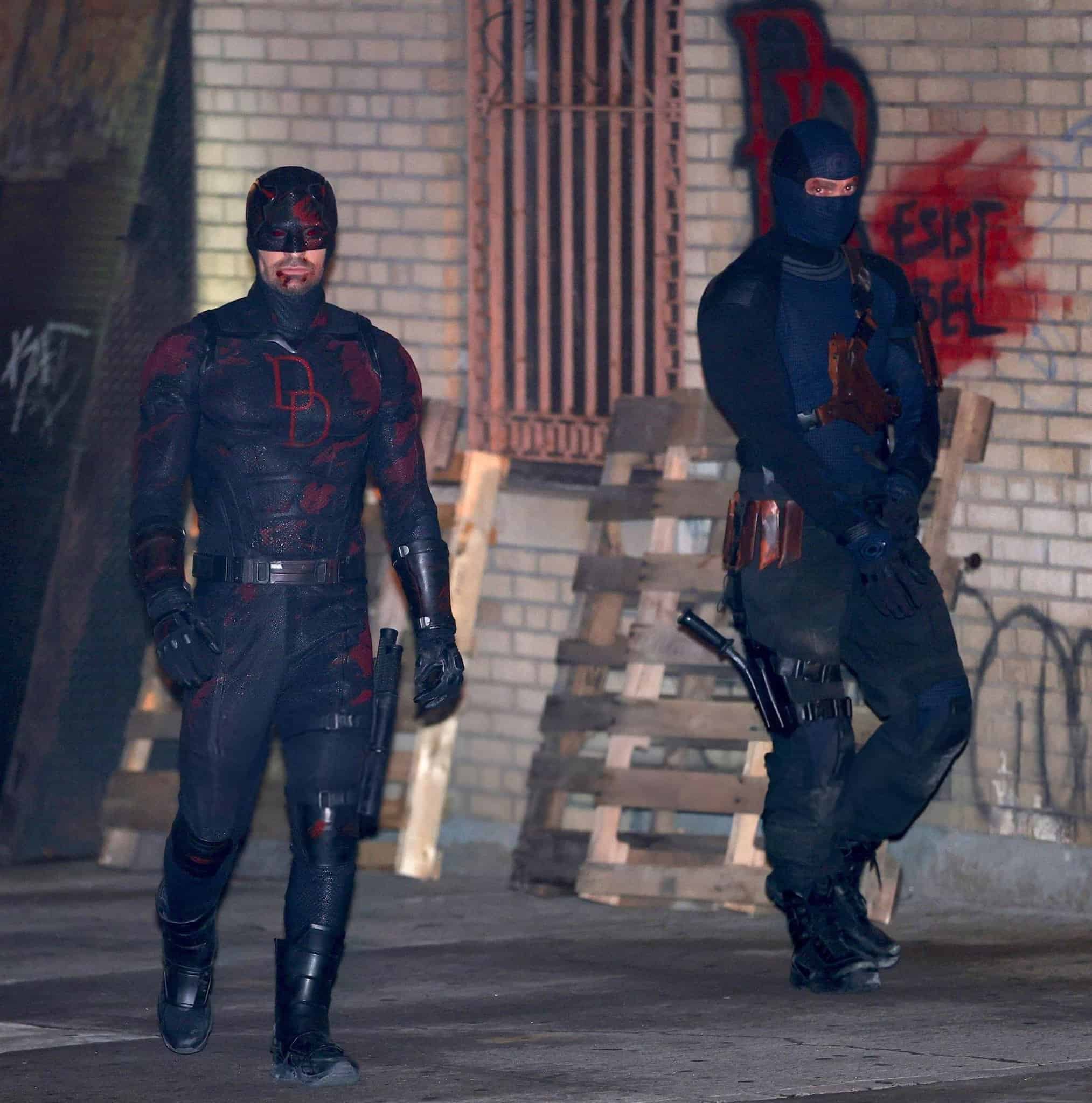 New Set Photos Reveal Charlie Cox and Wilson Bethel as Daredevil and ...