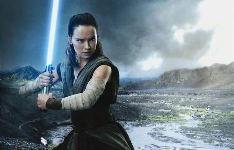 Daisy Ridley’s Rey-centered Star Wars movie is on hold again, while Shawn Levy and James Mangold’s films move forward. The project is not canceled.