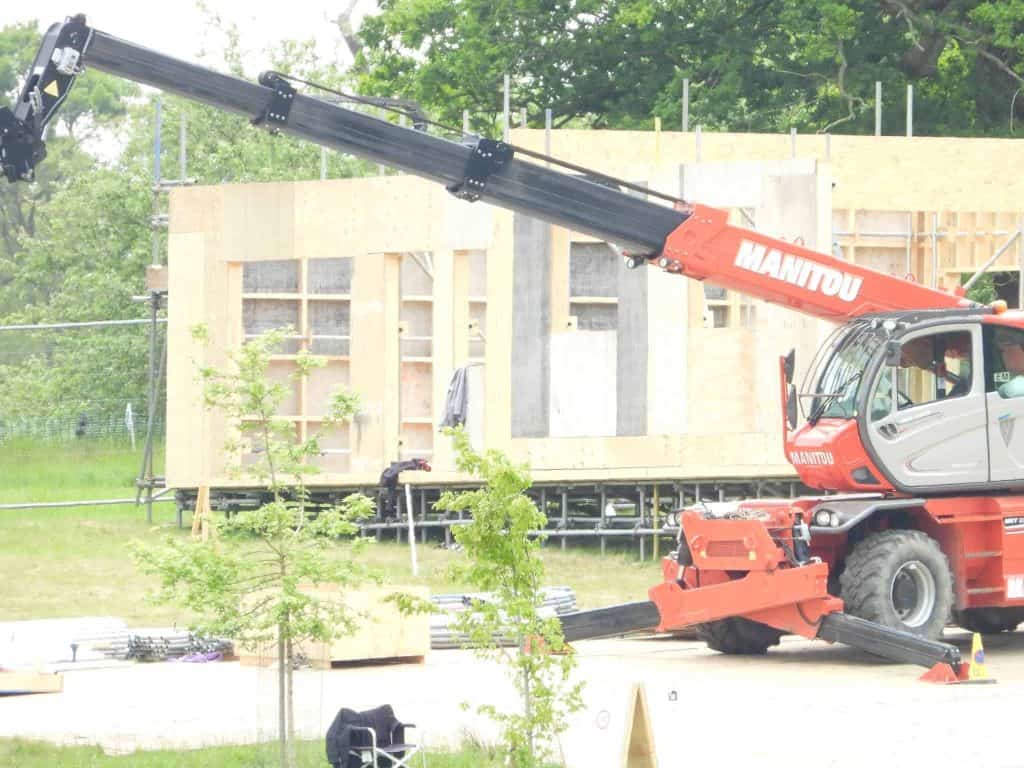 A new look at the 1960s-style Luke Cage house on the Avengers: Doomsday set at Windsor Great Park has surfaced. Captain Marvel’s ship is also set to be built and added to the set soon.