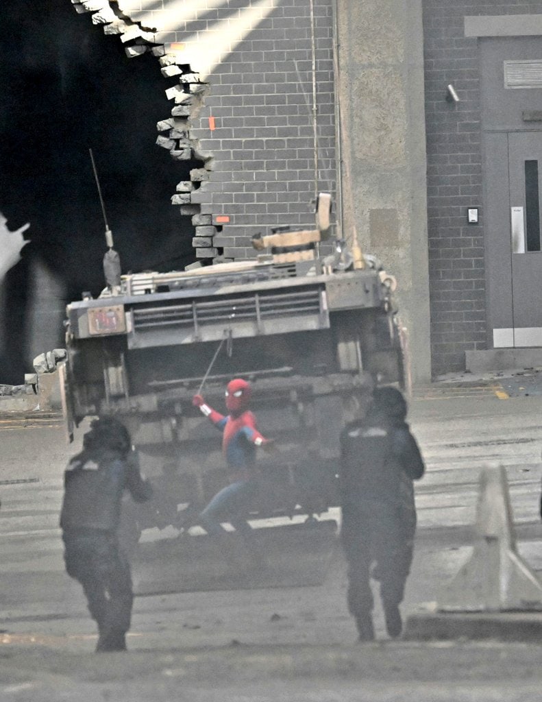 Marvel’s Spider-Man: Brand New Day has resumed filming in Hampshire after Tom Holland’s injury, with leaked set images showing Spider-Man stopping a tank in Basingstoke.