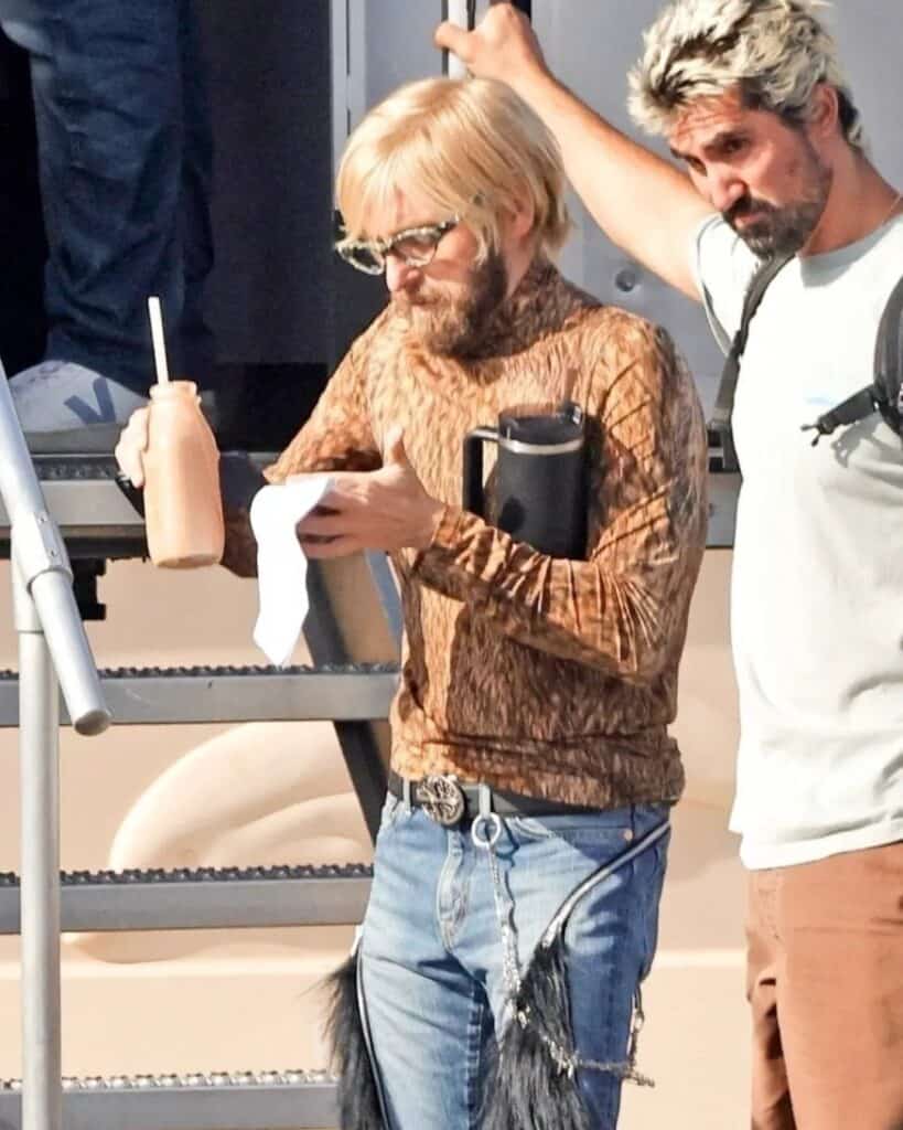 Jonah Hill looks unrecognizable on the set of his new comedy Cut Off, where he stars and directs alongside Kristen Wiig.