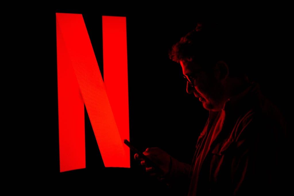 Netflix offering $30 per share for Warner Bros. Discovery’s studio and streaming assets represents a bold move into large-scale content ownership—far beyond licensing.