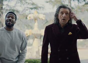 New plot details for Marvel’s Wonder Man reveal a Hollywood satire where superpowers are forbidden, and Simon Williams hides his abilities.