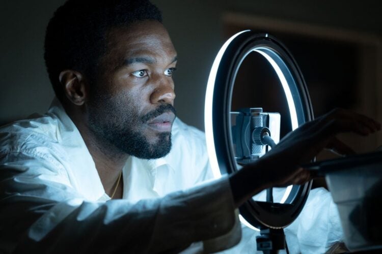 Wonder Man series reviews are in after its world premiere, earning a 94% Rotten Tomatoes score. Critics praise the MCU show’s Hollywood setting, character-driven story, and Yahya Abdul-Mateen II’s performance.