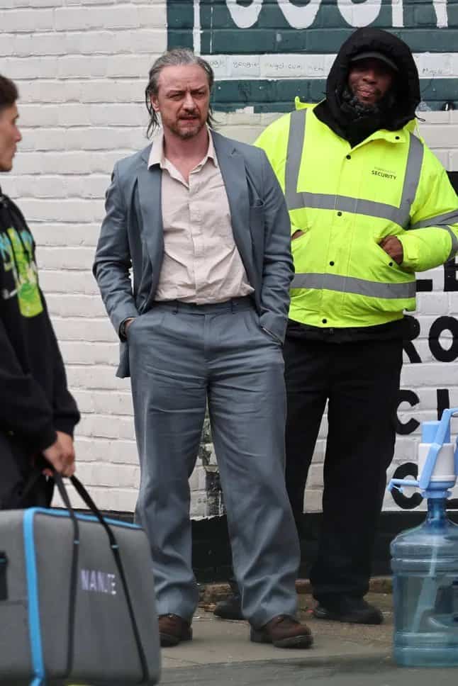 First look at James McAvoy as Felix McAveety in the TV adaptation of Meantime. New set photos from Glasgow reveal the actor’s dramatic transformation for the role.