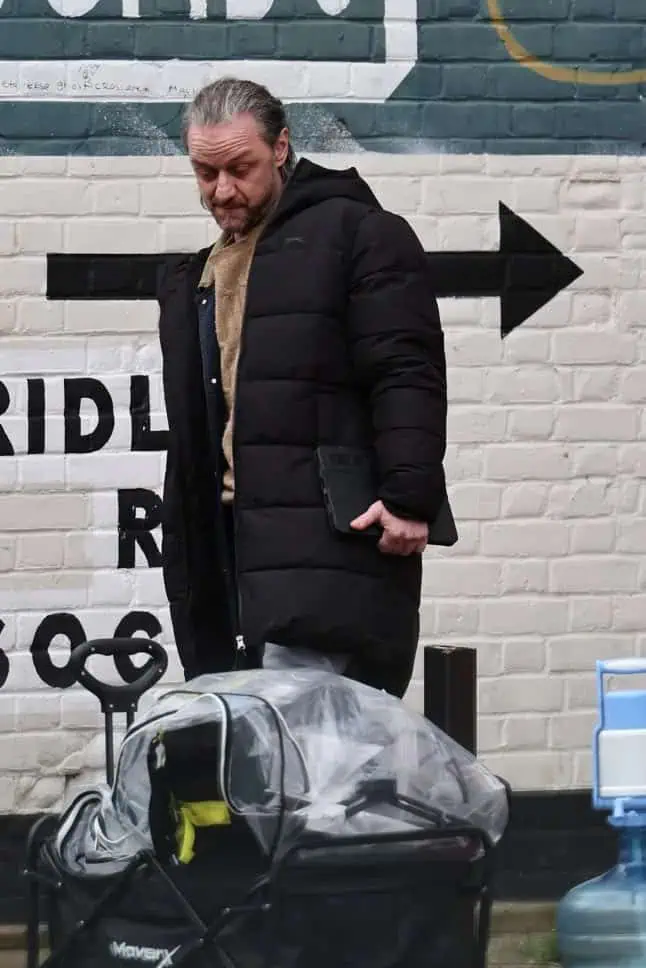 First look at James McAvoy as Felix McAveety in the TV adaptation of Meantime. New set photos from Glasgow reveal the actor’s dramatic transformation for the role.