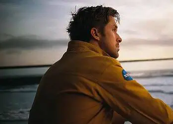 Directors Phil Lord and Christopher Miller reveal that Project Hail Mary was filmed without any green screen shots. The $248M sci-fi film still features over 2,000 VFX shots while focusing on practical sets and filmmaking.
