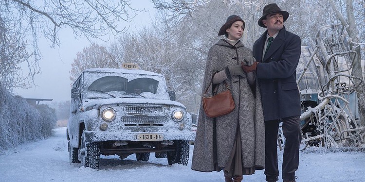 Apple releases the first look at Martin Scorsese’s What Happens at Night, showing Leonardo DiCaprio and Jennifer Lawrence filming a snowy scene in Prague.