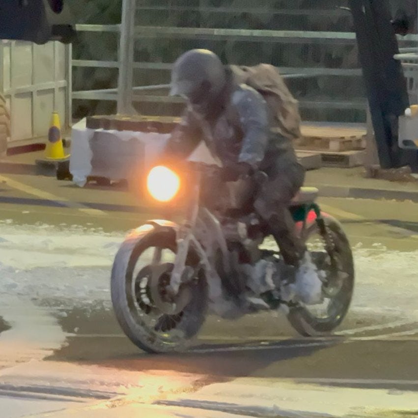 New The Batman: Part II set footage reveals Robert Pattinson's Bruce Wayne returning as The Drifter, secretly investigating Gotham's criminal underworld during the day.