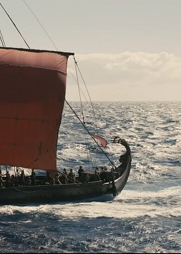The Odyssey storm scene pushed actors to their limits as rough seas caused seasickness. Christopher Nolan even asked to film the real reactions.