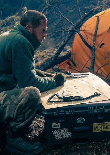 Heart of the Beast trailer stars Brad Pitt as a former soldier fighting to survive with his dog after a plane crash in the wilderness.